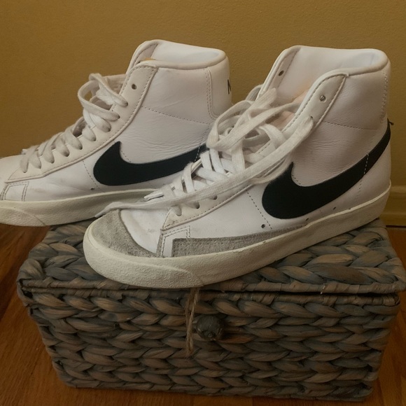 Nike men's mid blazer high top sneakers - Picture 5 of 5
